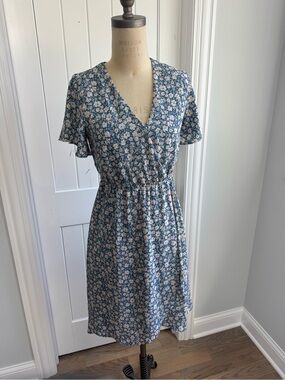Sienna Sky Blue Floral Wrap-Style Mini Dress Size M